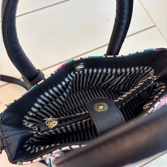 Luv Betsey Johnson Flower Satchel Crossbody Bag Black Striped 9x8x4/5 - Picture 15 of 16